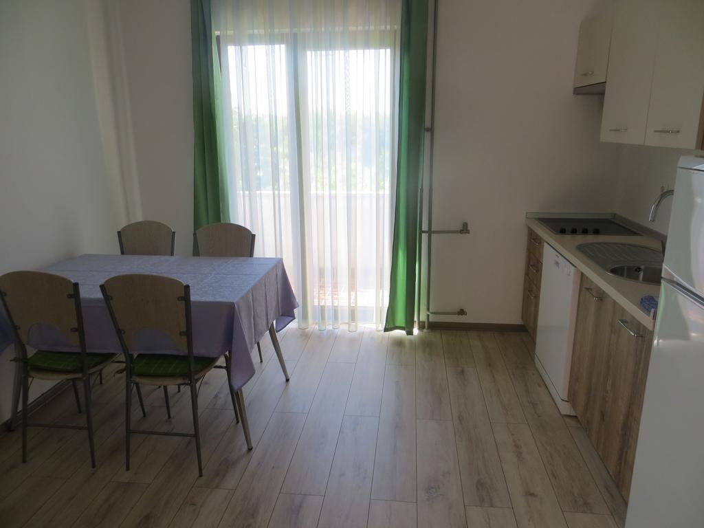 Apartments Sandra Poreč Extérieur photo